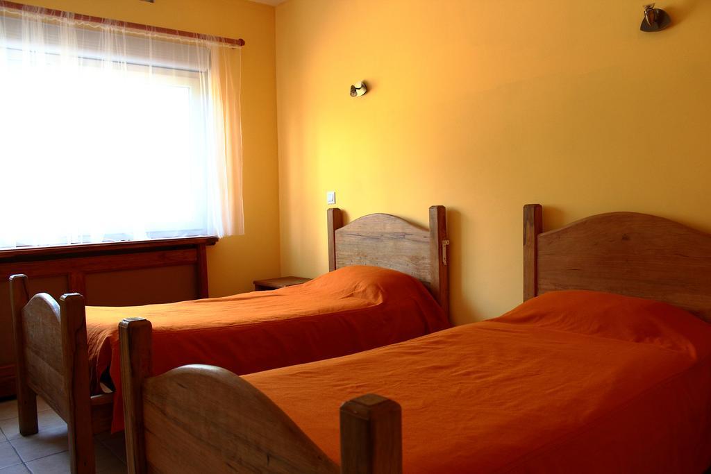 Hotel Le Couloubrier Ле-Мюи Номер фото